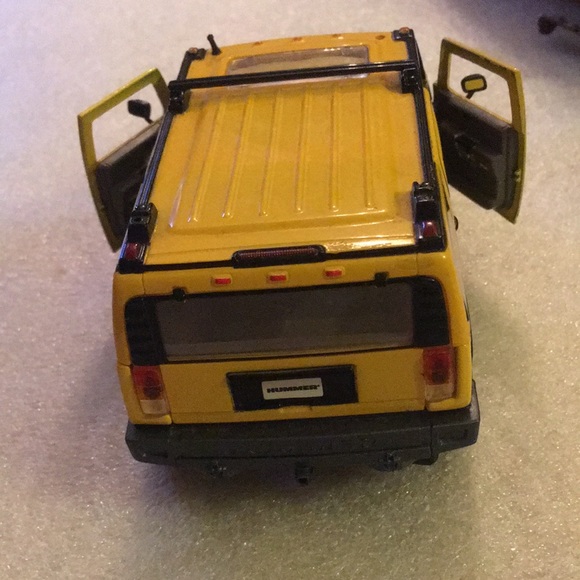 Hummer - Picture 4 of 10